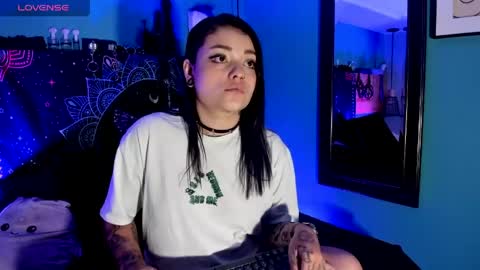 Chloeallennn  online show from 05.05.26