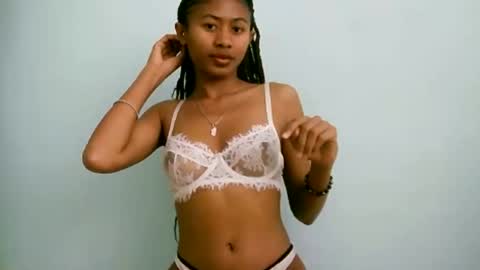Snapshot of chloe9794 chatting on 07.27.26 chloe9794 online show from 07.27.26