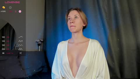 Snapshot of chloe__kiss chatting on 01.07.25 Chloe online show from 01.07.25