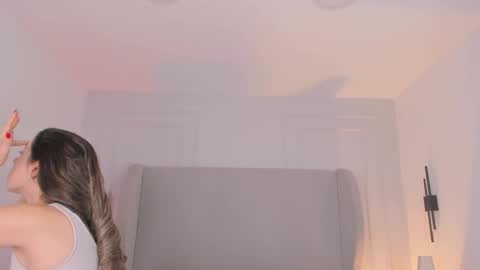 Chloe online show from 12.15.25