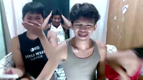 chloe and harlot online show from 11.17.25