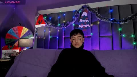 Isabella curly hair - Anastasia short hair  online show from 12.14.24