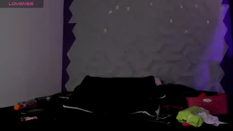 Isabella curly hair - Anastasia short hair  online show from 12.16.24