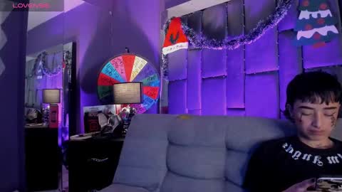 Isabella curly hair - Anastasia short hair  online show from 12.18.24