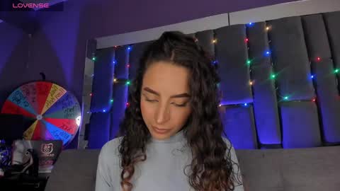 Isabella curly hair - Anastasia short hair  online show from 01.09.25