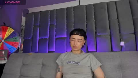 Isabella curly hair - Anastasia short hair  online show from 01.10.25