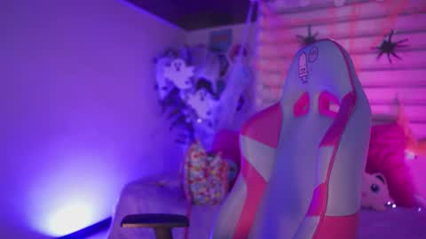 CLOE  online show from 10.22.25