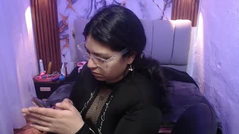 chloe_smith5 online show from 11.18.25