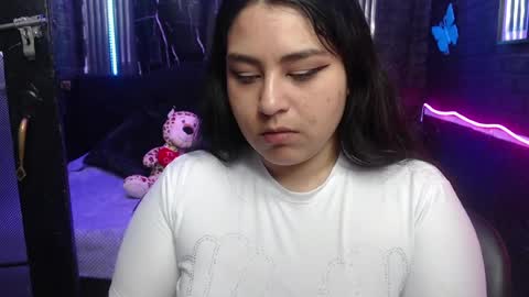 Snapshot of chloe_smith5 chatting on 05.20.26 chloe_smith5 online show from 05.20.26