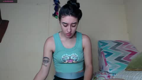 Snapshot of chloe_vahos chatting on 01.03.25 Chloe online show from 01.03.25