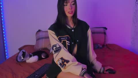 Snapshot of chloeaddamss chatting on 06.06.26 3 online show from 06.06.26