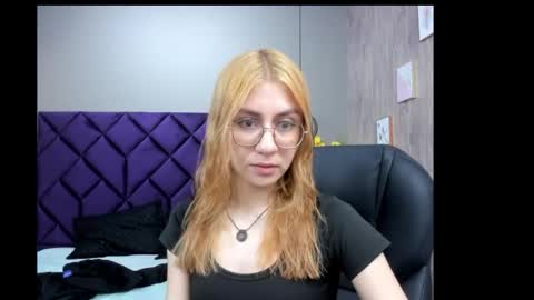 chloecampbell03 online show from 11.28.25