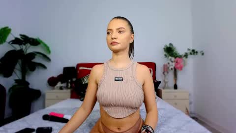 Chloe online show from 11.05.25