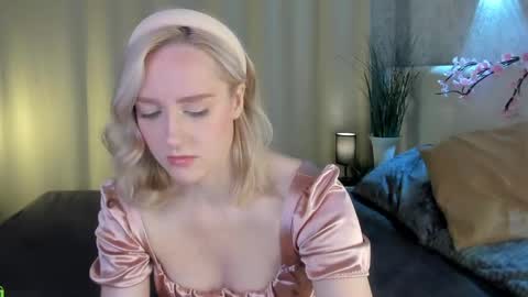 Chloe Deccker online show from 05.15.26