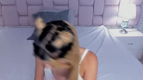 ChloeeLaurent online show from 10.18.25