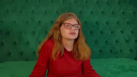 ChloeHalses online show from 03.25.26