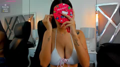 Snapshot of chloeharper_ chatting on 09.30.25 Chloe Harper online show from 09.30.25