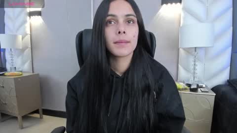  Chloe Harper  online show from 12.15.25