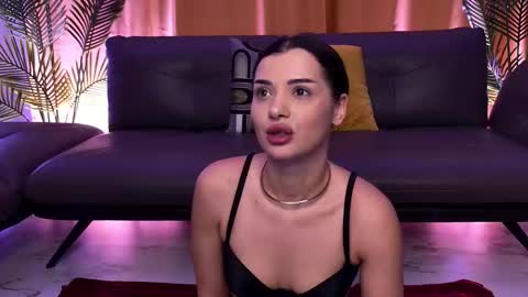 Chloe online show from 12.22.25