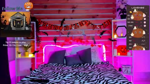 Chloe online show from 10.25.25