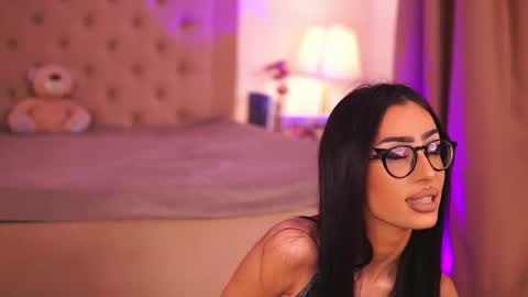 Chlo online show from 12.23.25