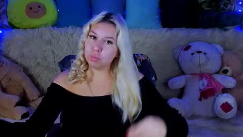 Snapshot of chloericci chatting on 09.20.25 ChloeRicci online show from 09.20.25