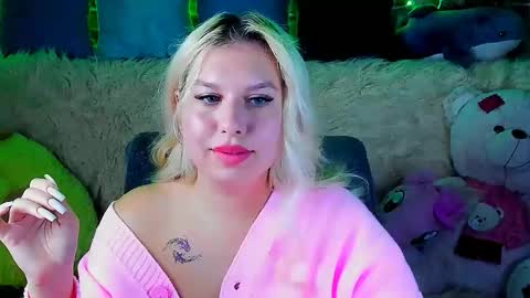 Snapshot of chloericci chatting on 09.21.25 ChloeRicci online show from 09.21.25