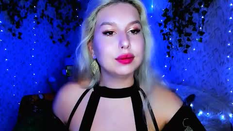 Snapshot of chloericci chatting on 10.14.25 ChloeRicci online show from 10.14.25