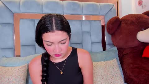 Chloe  online show from 11.18.25