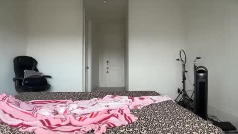 Snapshot of chloeros3e chatting on 09.09.25 chloeros3e online show from 09.09.25