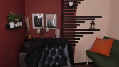 Chloe online show from 10.15.25