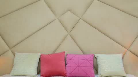 Chloe Vee online show from 03.23.26