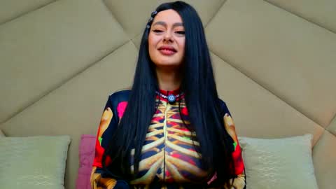 Chloe Vee online show from 03.25.26