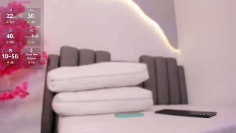 chlowe online show from 09.22.25