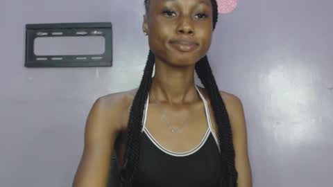 Snapshot of choco_petitqueen chatting on 01.11.25 choco_petitqueen online show from 01.11.25