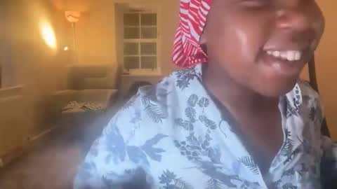 Snapshot of chocolatebunnycakez chatting on 12.01.25 chocolatebunnycakez online show from 12.01.25