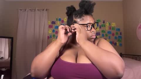 Snapshot of chocolatebunnyxx69 chatting on 06.15.26 Melina online show from 06.15.26