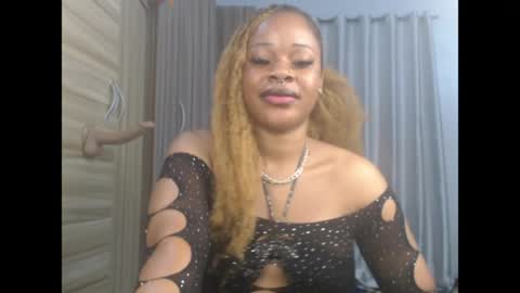 Snapshot of chocox_petitqueen chatting on 06.16.26 ethereal online show from 06.16.26