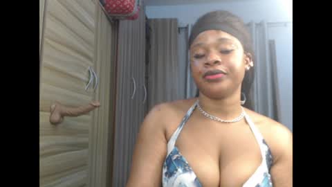 Snapshot of chocox_petitqueen chatting on 07.07.26 ethereal online show from 07.07.26