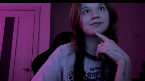 Snapshot of choimia chatting on 11.27.25 Lissa online show from 11.27.25