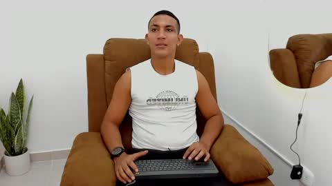 Snapshot of chris_arthus chatting on 06.24.26 Chris online show from 06.24.26