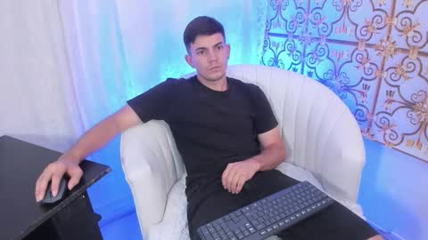 Snapshot of chris_diamond23 chatting on 03.24.26 Chris Diamond23 online show from 03.24.26