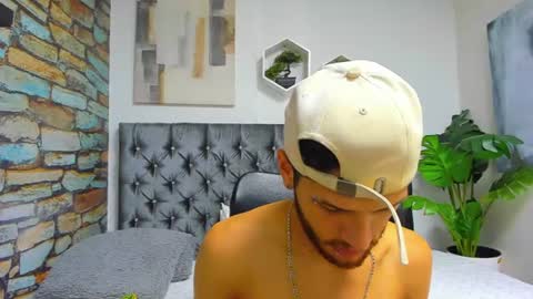 Snapshot of chris_grey2 chatting on 06.17.26 chris_grey2 online show from 06.17.26