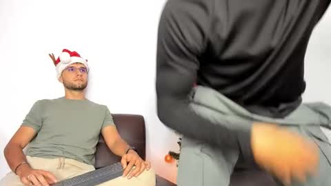 Im Chirs IM MODEL INDEPENDT online show from 11.30.25