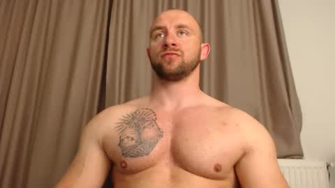 Snapshot of chrisbigbiceps chatting on 04.28.26 chrisbigbiceps online show from 04.28.26