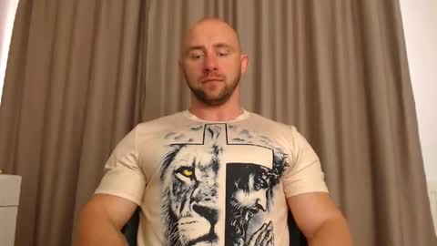 Snapshot of chrisbigbiceps chatting on 05.10.26 chrisbigbiceps online show from 05.10.26