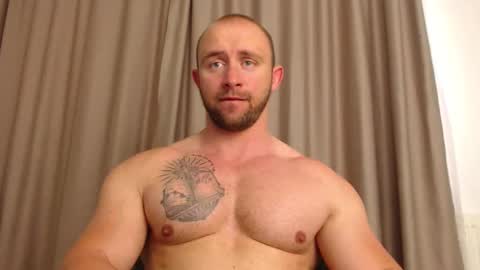 Snapshot of chrisbigbiceps chatting on 05.27.26 chrisbigbiceps online show from 05.27.26