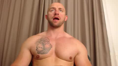Snapshot of chrisbigbiceps chatting on 05.29.26 chrisbigbiceps online show from 05.29.26