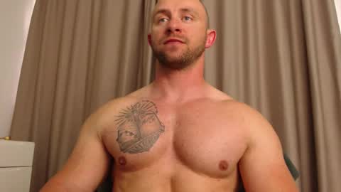 Snapshot of chrisbigbiceps chatting on 06.01.26 chrisbigbiceps online show from 06.01.26