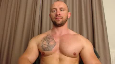 Snapshot of chrisbigbiceps chatting on 06.04.26 chrisbigbiceps online show from 06.04.26